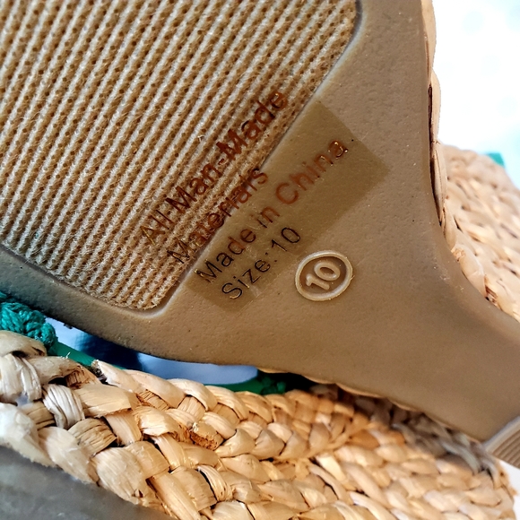 Green Espadrille Wedges from Kiss & Tell, Size 10 - Picture 5 of 8